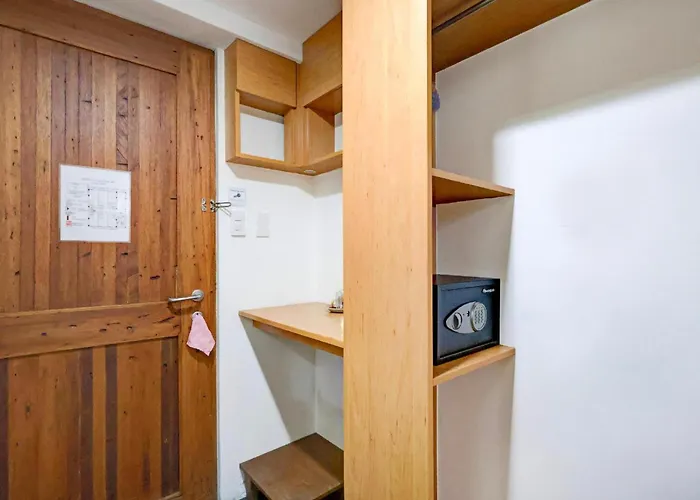 Townhouse Oak Brblock Boutique & Residences, Kalayaan Avenue, Near Ayala Mall, Poblacion, Makati,