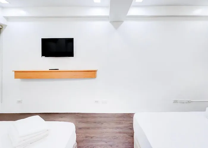 Hotel Townhouse Oak Brblock Boutique & Residences, Kalayaan Avenue, Near Ayala Mall, Poblacion, Makati, Ma 3*