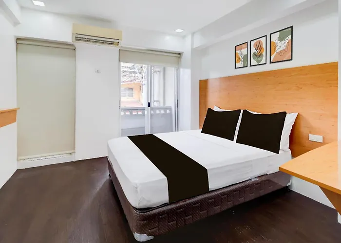 Townhouse Oak Brblock Boutique & Residences, Kalayaan Avenue, Near Ayala Mall, Poblacion, Makati, マニラ市