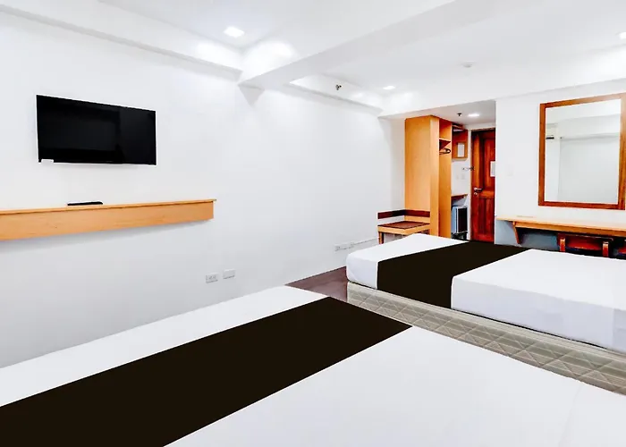 Townhouse Oak Brblock Boutique & Residences, Kalayaan Avenue, Near Ayala Mall, Poblacion, Makati, 3*