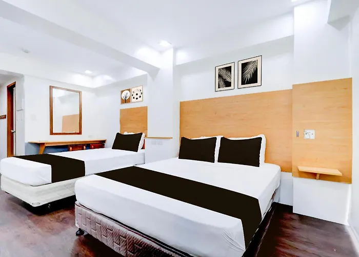 Townhouse Oak Brblock Boutique & Residences, Kalayaan Avenue, Near Ayala Mall, Poblacion, Makati, ホテル