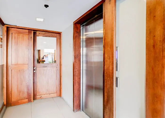 Townhouse Oak Brblock Boutique & Residences, Kalayaan Avenue, Near Ayala Mall, Poblacion, Makati, ホテル マニラ市