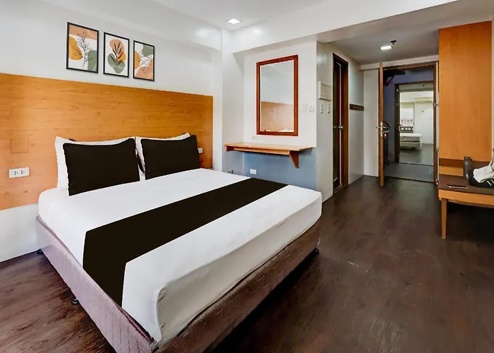 ホテル Townhouse Oak Brblock Boutique & Residences, Kalayaan Avenue, Near Ayala Mall, Poblacion, Makati, マニラ市