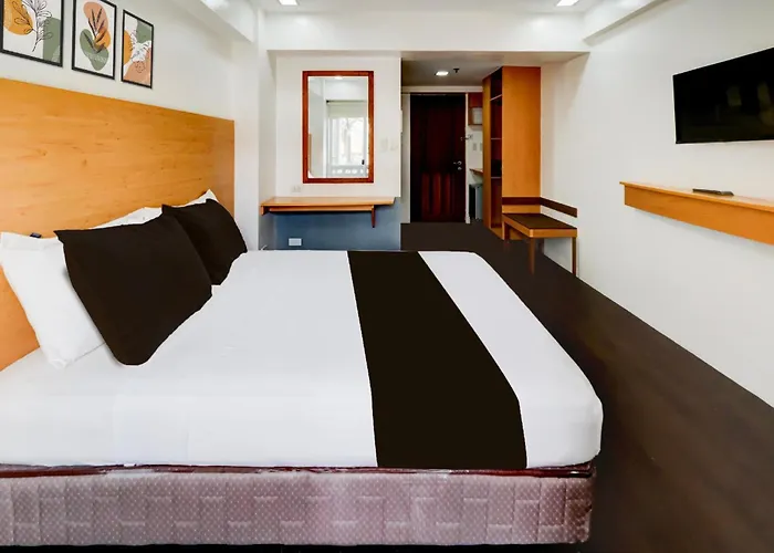 ホテル Townhouse Oak Brblock Boutique & Residences, Kalayaan Avenue, Near Ayala Mall, Poblacion, Makati,