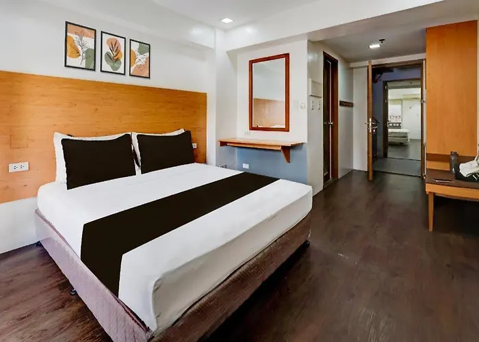 Hotel Townhouse Oak Brblock Boutique & Residences, Kalayaan Avenue, Near Ayala Mall, Poblacion, Makati, Ma 3*