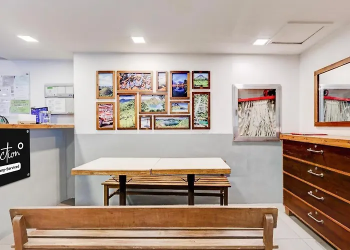 Townhouse Oak Brblock Boutique & Residences, Kalayaan Avenue, Near Ayala Mall, Poblacion, Makati, Ma Hotel 3*