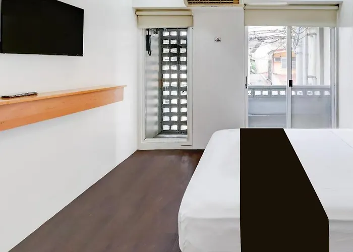 Townhouse Oak Brblock Boutique & Residences, Kalayaan Avenue, Near Ayala Mall, Poblacion, Makati, Ma 3* Manila